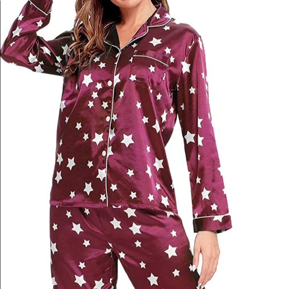 ⭐️Firm Price ⭐️ Wine Red, star print “satin” PJs